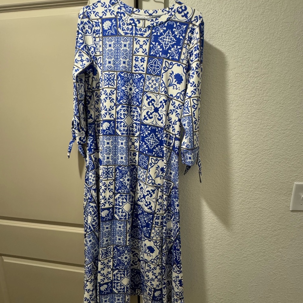 Chic Blue and White Long Sleeve Dress